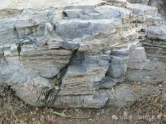 台架式凿岩机、车载式凿岩机、链臂式锯机等新