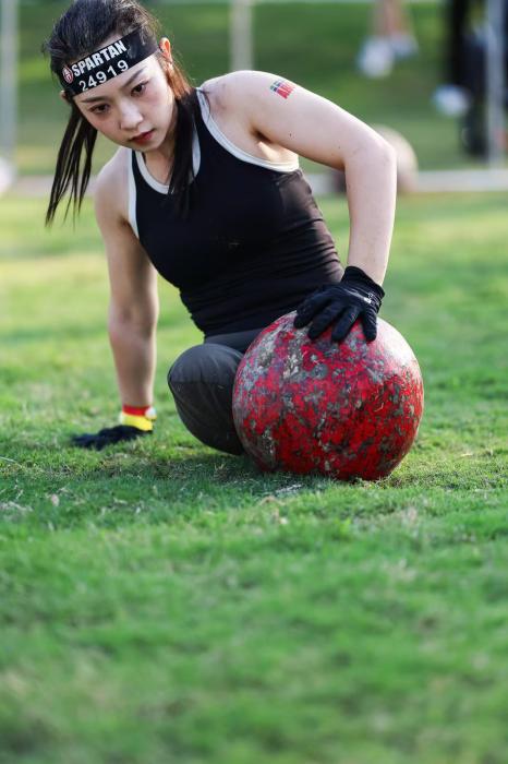 2024斯巴达勇士首落莫干山：轮椅女选手克服23处