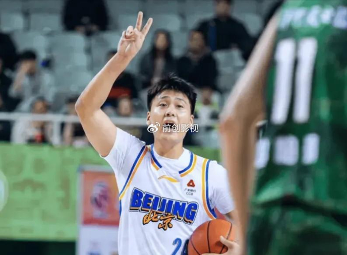 北京男篮险胜南京男篮 赵睿爆发周琦末节救主登