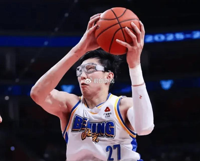 北京男篮险胜南京男篮 赵睿爆发周琦末节救主登