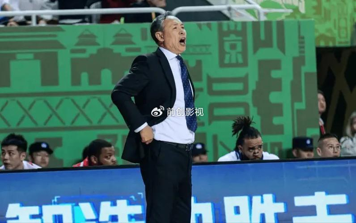 北京男篮险胜南京男篮 赵睿爆发周琦末节救主登