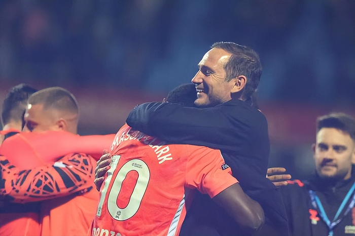 考文垂提前3轮升英超 兰帕德助球队重返顶级联赛