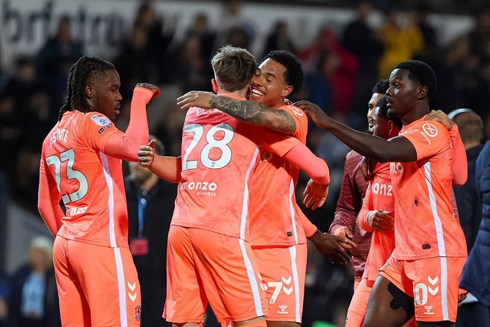 考文垂提前3轮升英超 兰帕德助球队重返顶级联赛