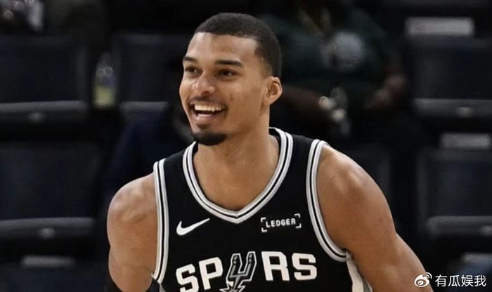 雷霆绿军鏖战逆转失利 马刺大胜灰熊西部排名尘